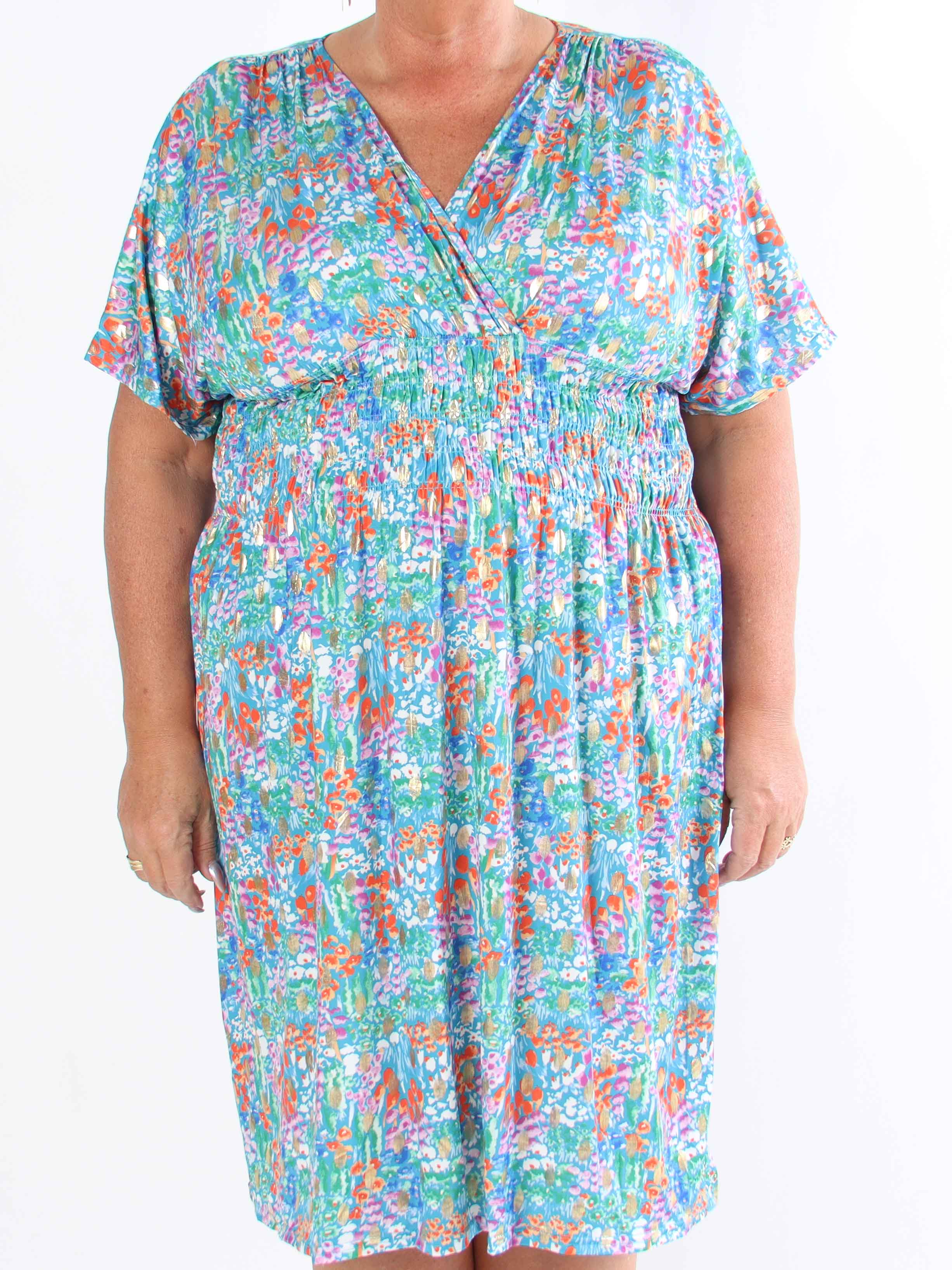 Pams Multi Flower Short - Klänning i plus size med blommönster och gulddetaljer